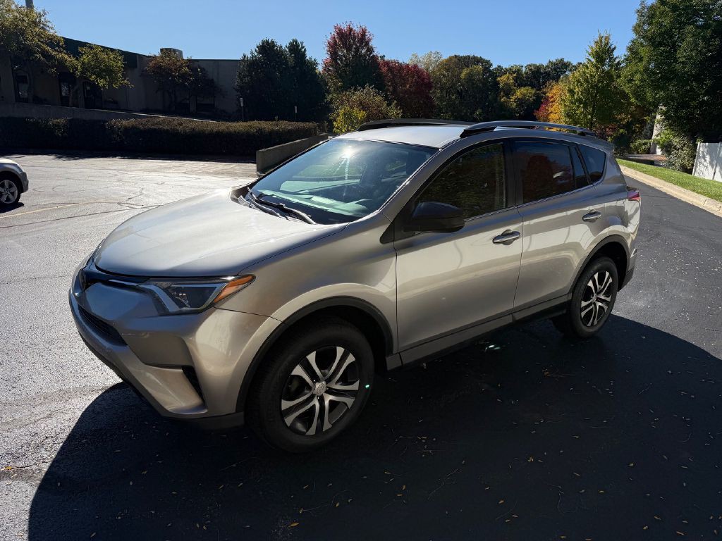 2017 Toyota Rav4 Image 9