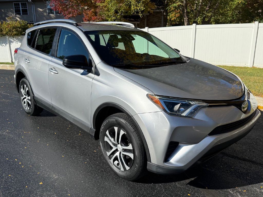 2017 Toyota Rav4 Image 12