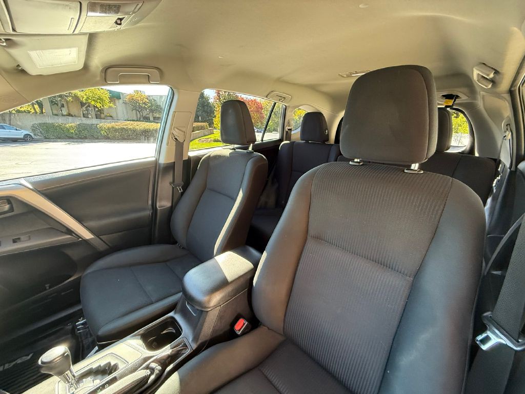 2017 Toyota Rav4 Image 13