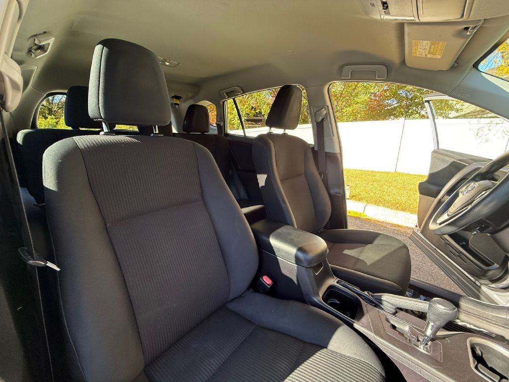 2017 Toyota Rav4 Image 14