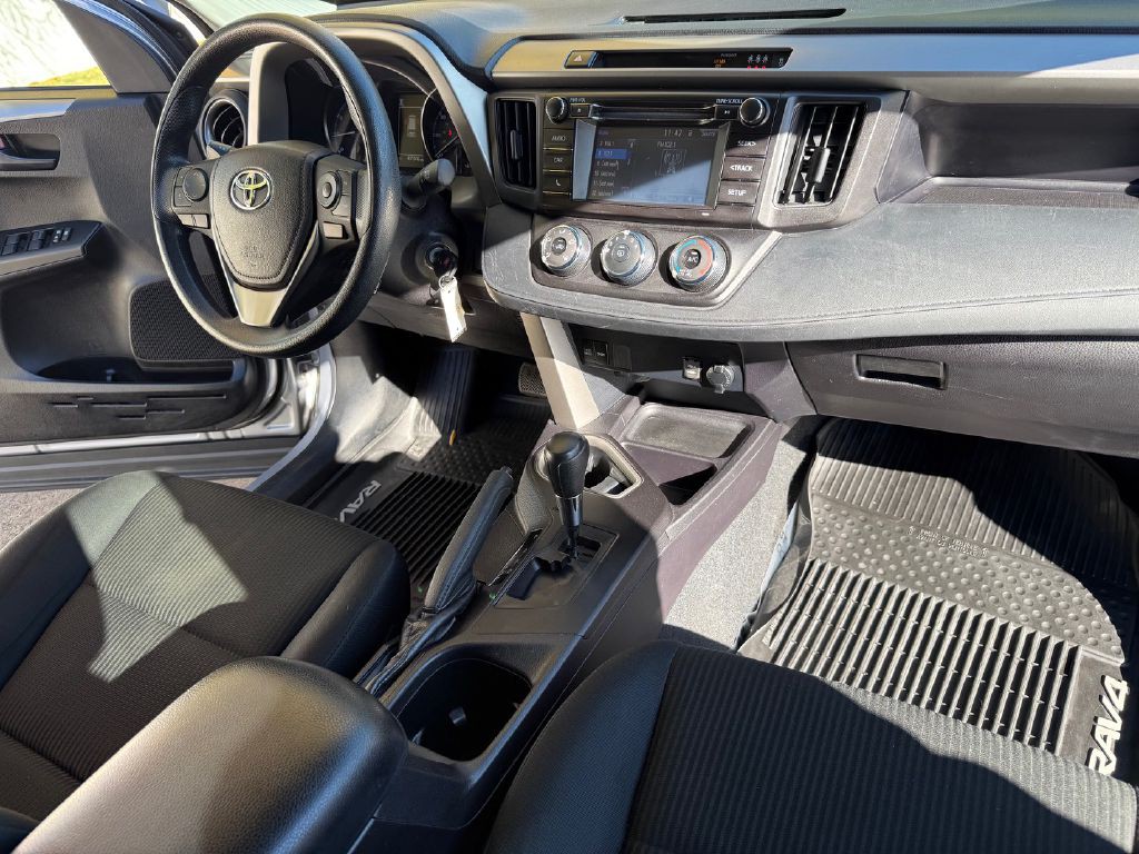 2017 Toyota Rav4 Image 16