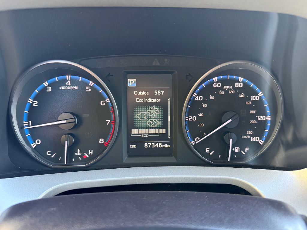 2017 Toyota Rav4 Image 17