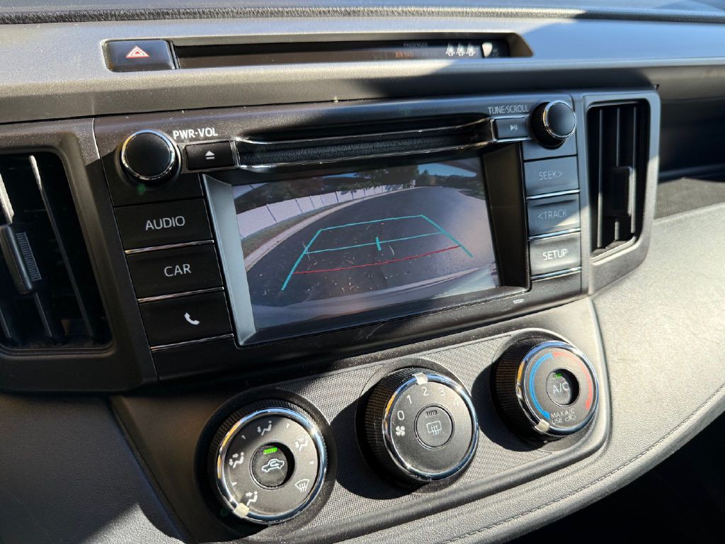 2017 Toyota Rav4 Image 19