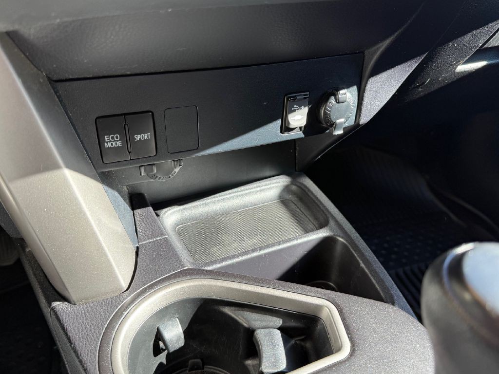 2017 Toyota Rav4 Image 20