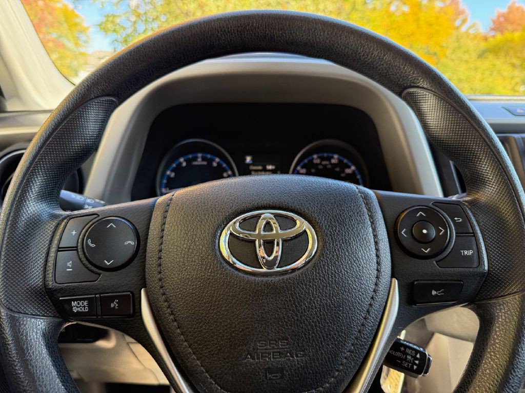 2017 Toyota Rav4 Image 22