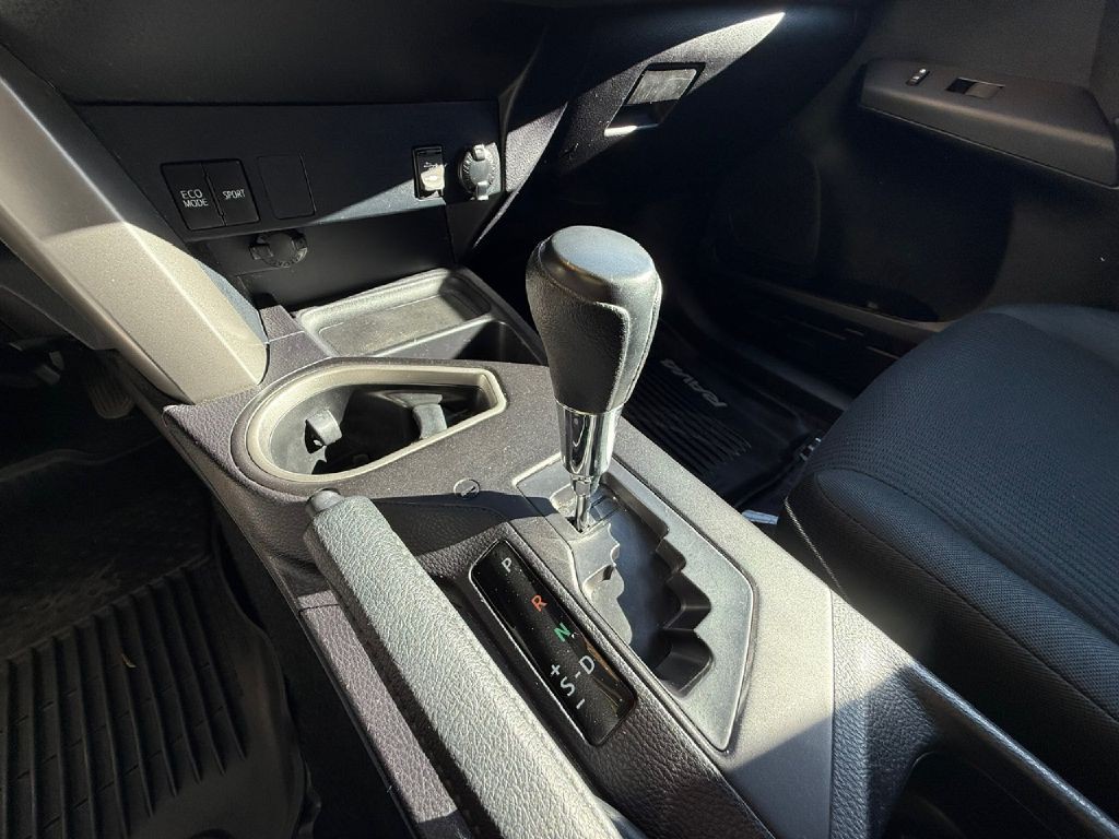 2017 Toyota Rav4 Image 32