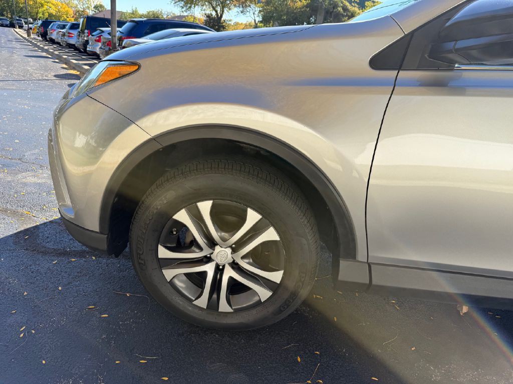 2017 Toyota Rav4 Image 36