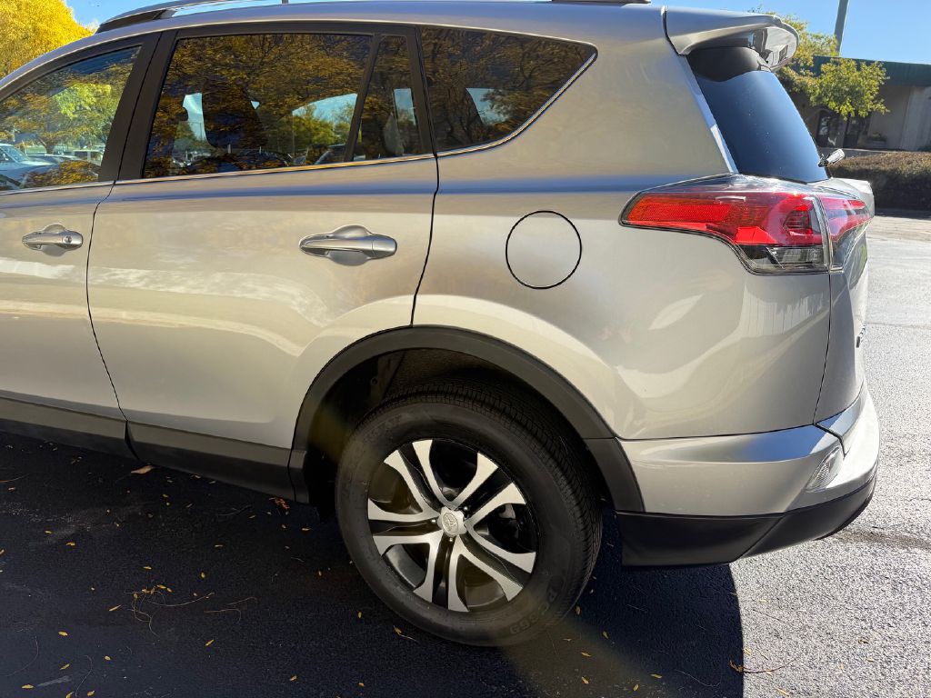 2017 Toyota Rav4 Image 37