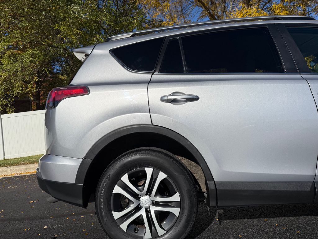 2017 Toyota Rav4 Image 41