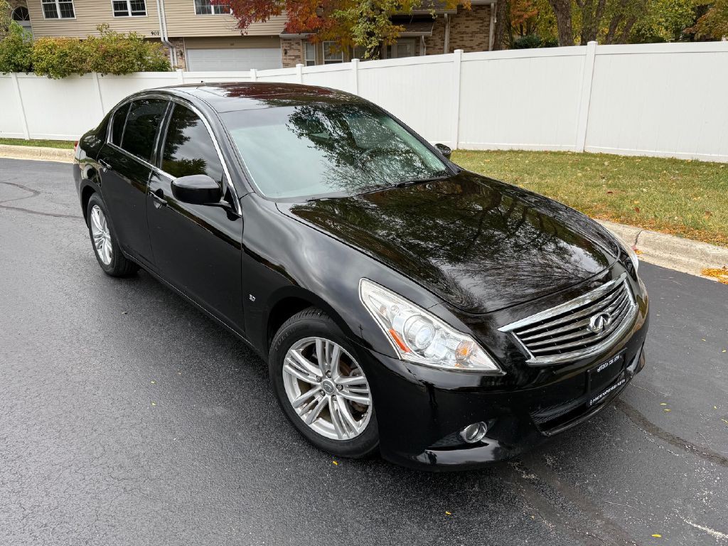 2015 INFINITI Q40 Image 1