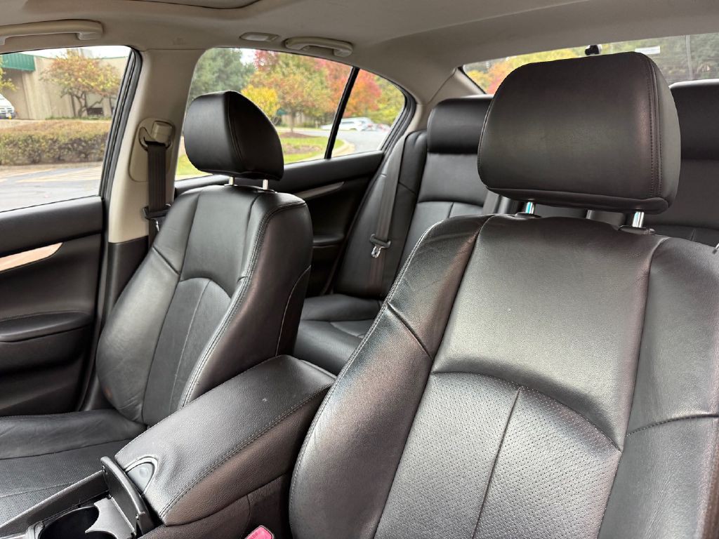 2015 INFINITI Q40 Image 13