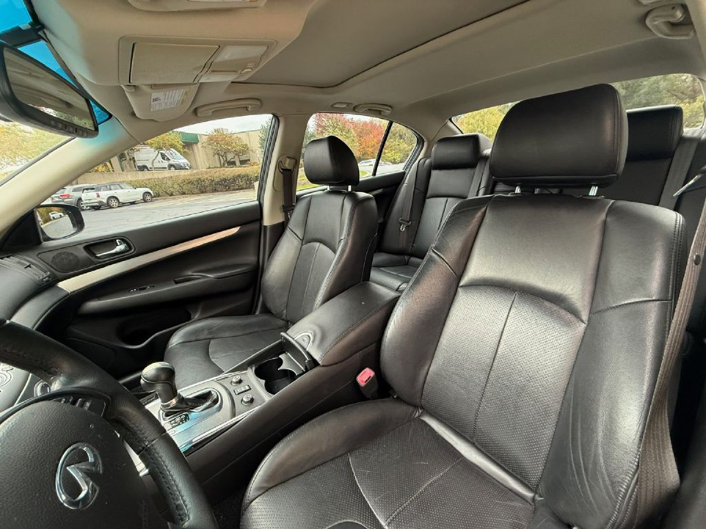 2015 INFINITI Q40 Image 14