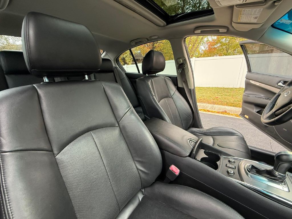 2015 INFINITI Q40 Image 21