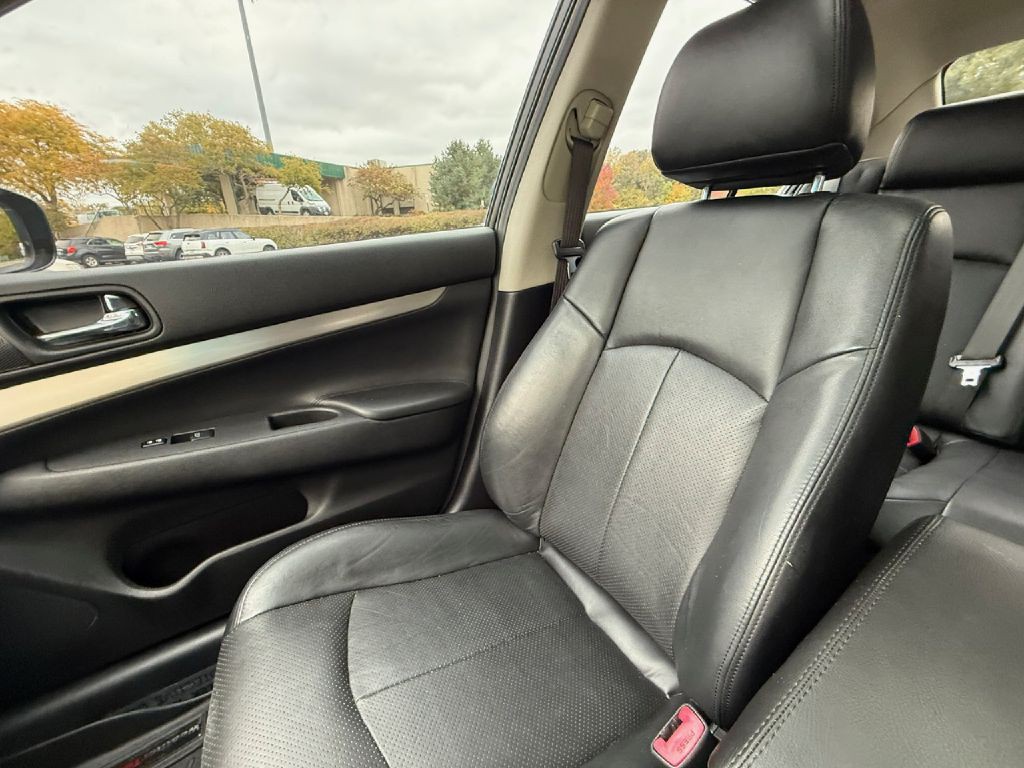 2015 INFINITI Q40 Image 28