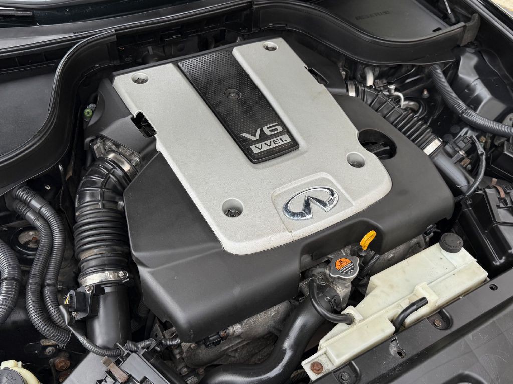 2015 INFINITI Q40 Image 32