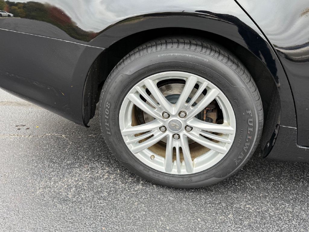 2015 INFINITI Q40 Image 35