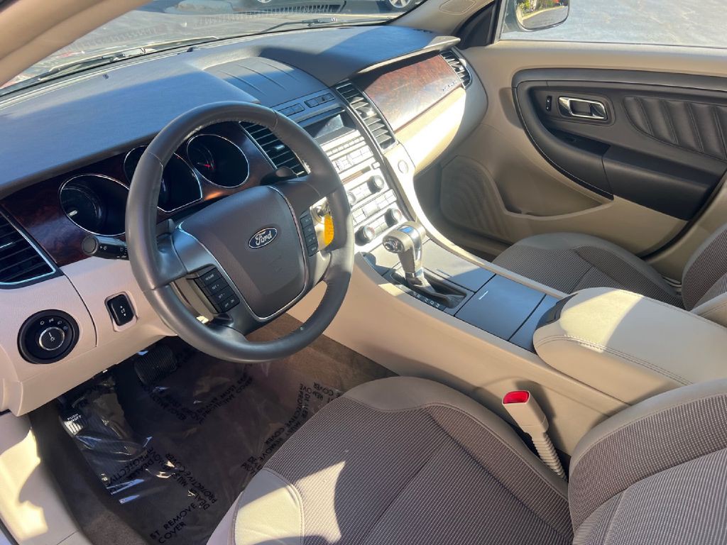 2011 Ford Taurus Image 13