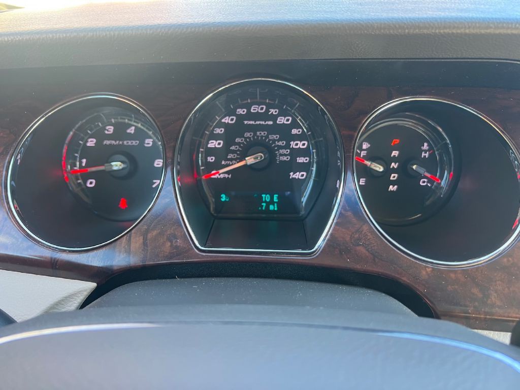 2011 Ford Taurus Image 15