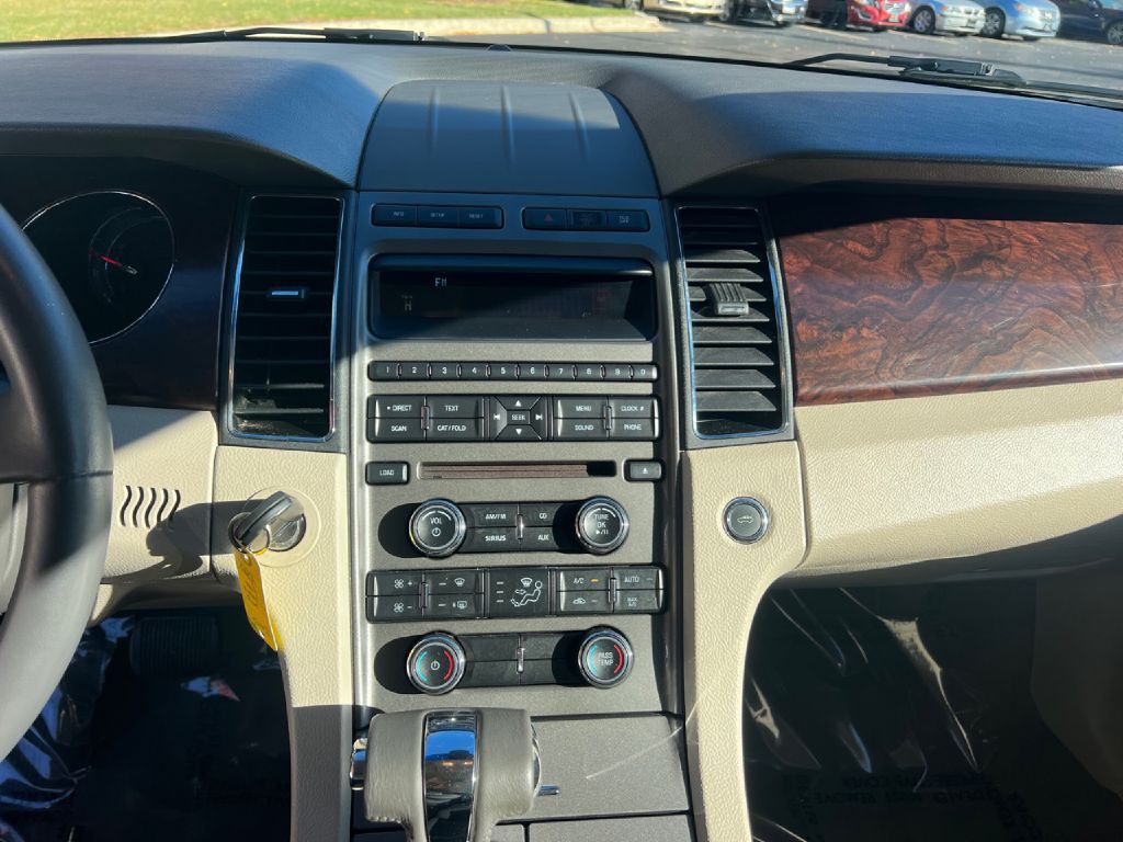 2011 Ford Taurus Image 19