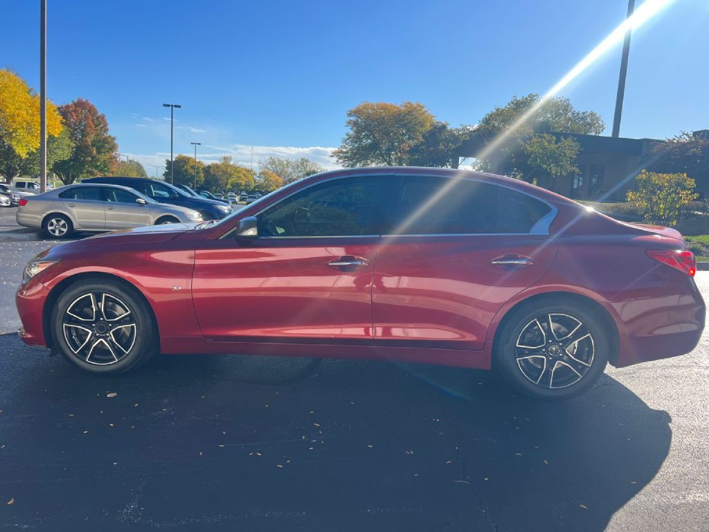 2015 INFINITI Q50 Image 10