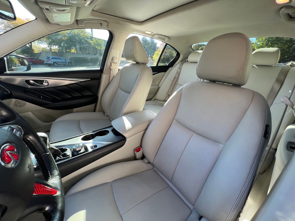 2015 INFINITI Q50 Image 19