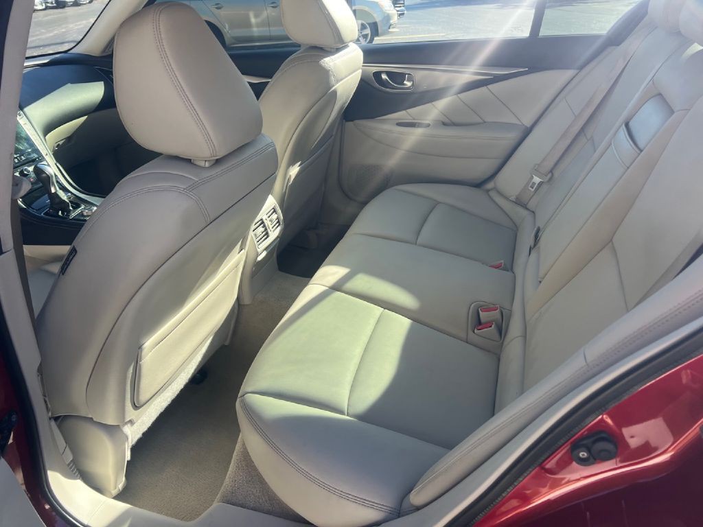 2015 INFINITI Q50 Image 20