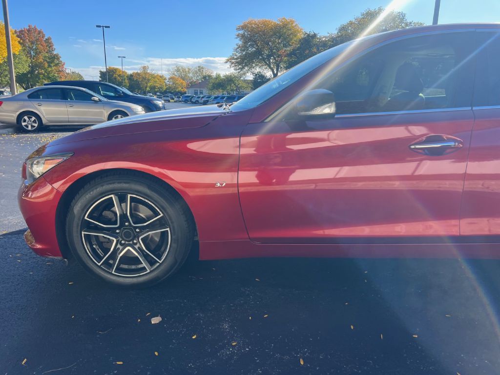 2015 INFINITI Q50 Image 35
