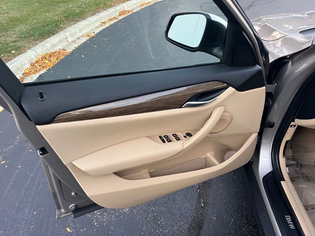2014 BMW X1 Image 24
