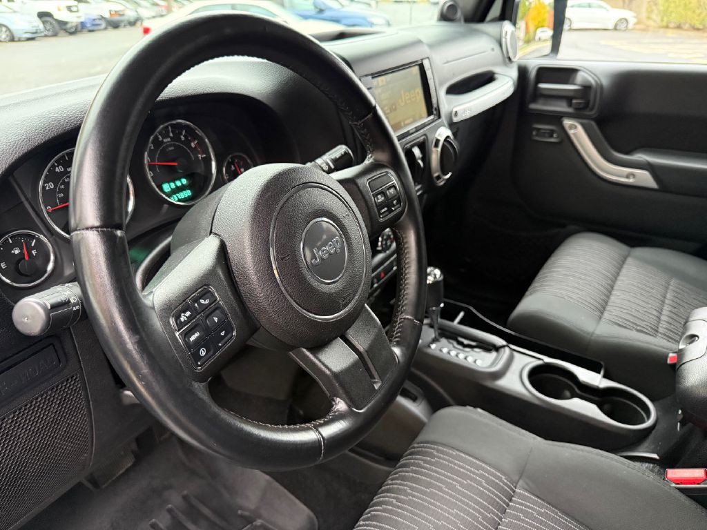 2011 Jeep Wrangler Unlimited Image 19