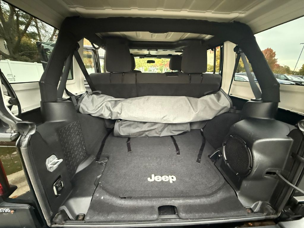 2011 Jeep Wrangler Unlimited Image 22