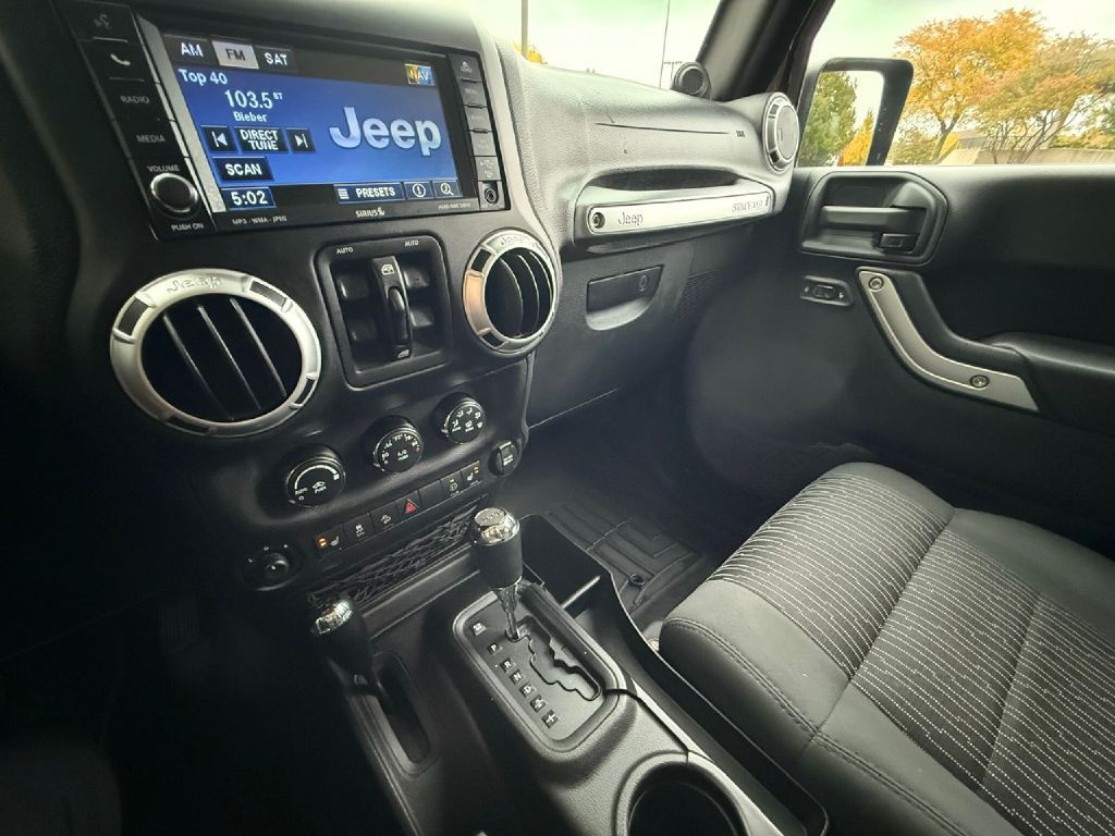 2011 Jeep Wrangler Unlimited Image 31