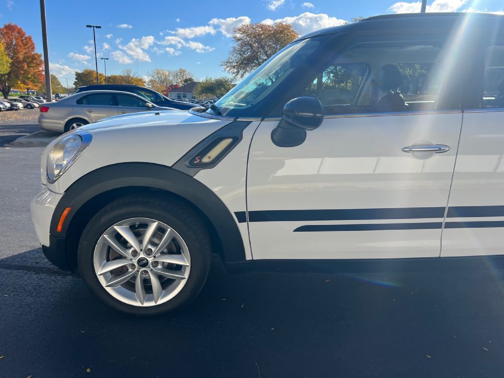 2014 MINI Cooper Image 16