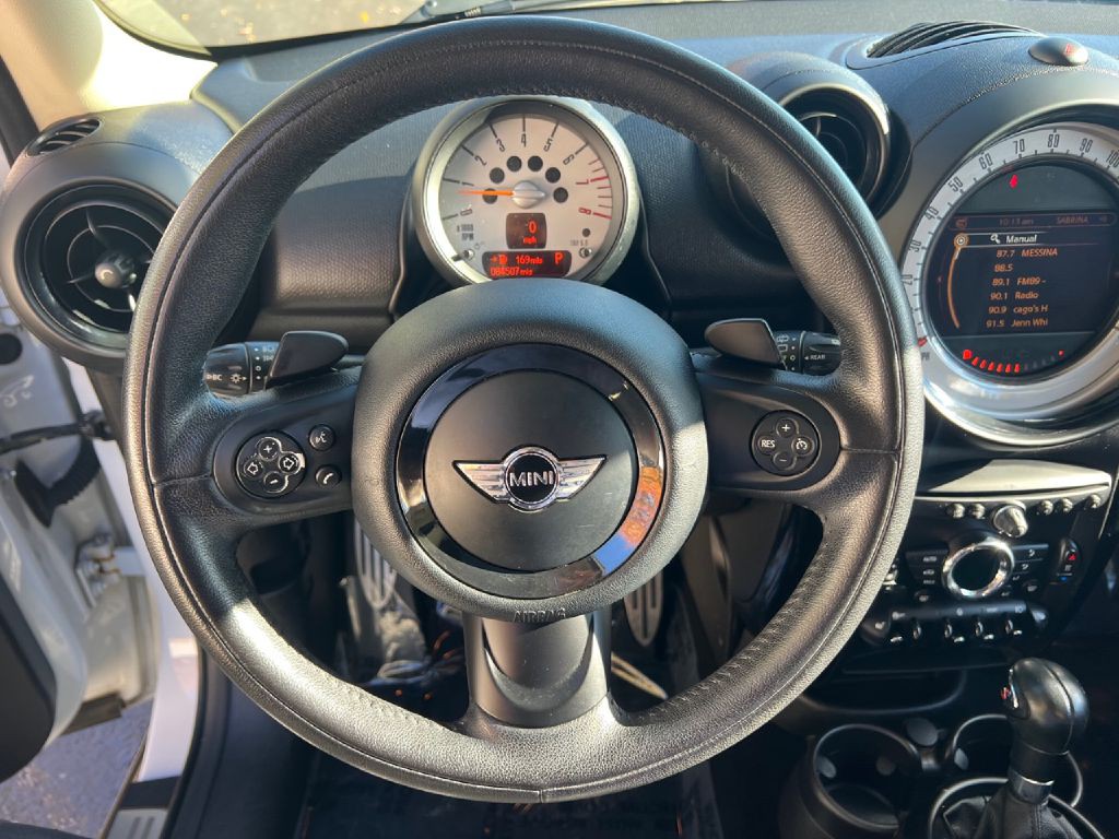 2014 MINI Cooper Image 26