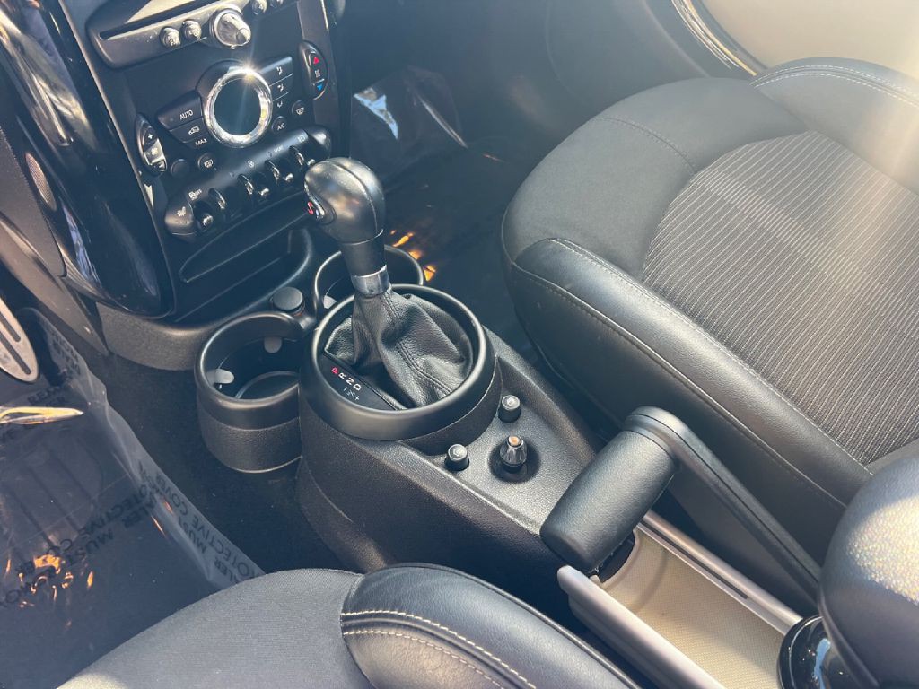 2014 MINI Cooper Image 31