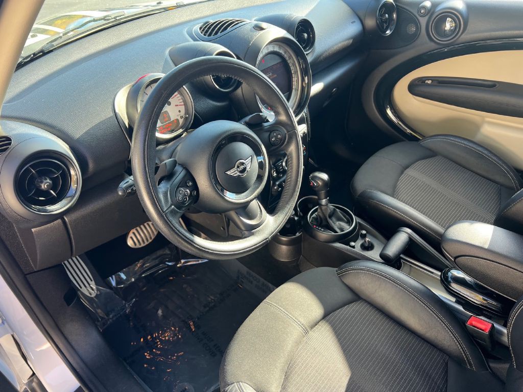 2014 MINI Cooper Image 35