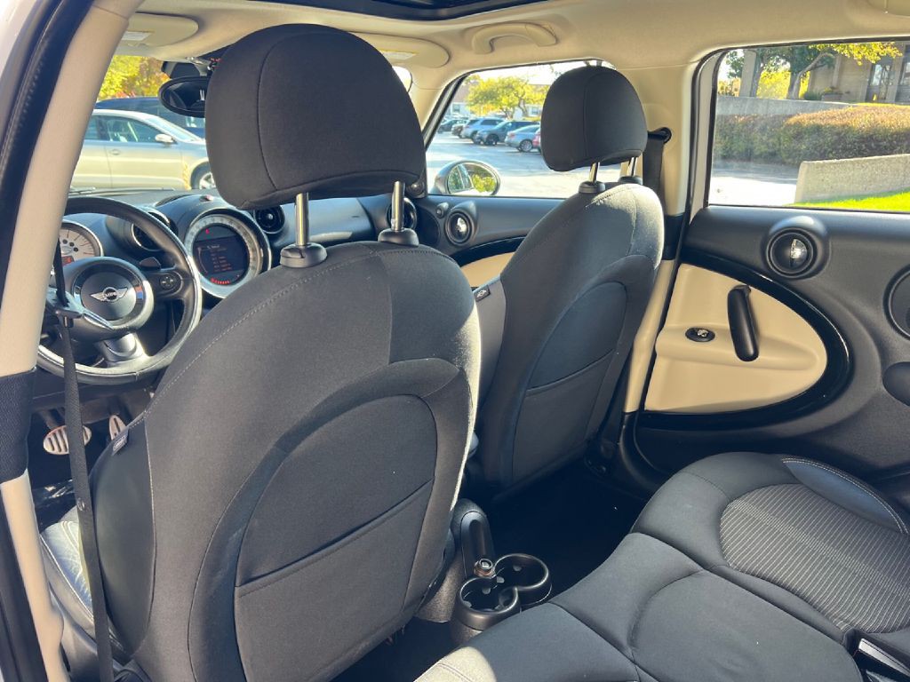 2014 MINI Cooper Image 40