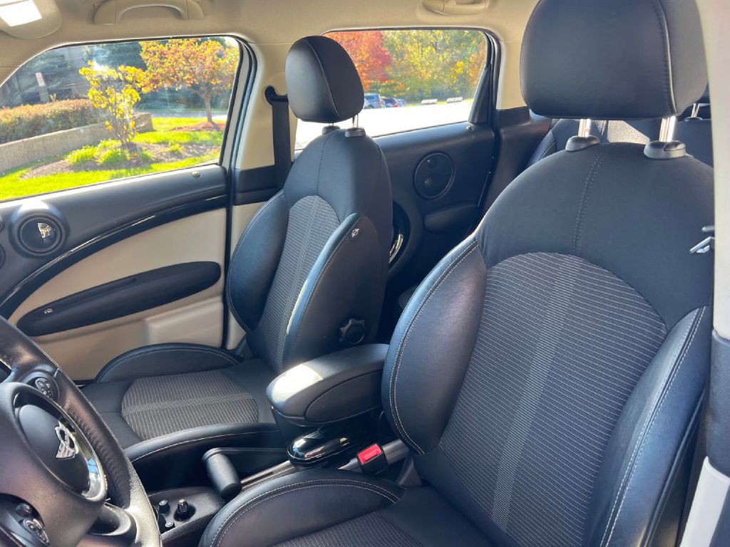 2014 MINI Cooper Image 46