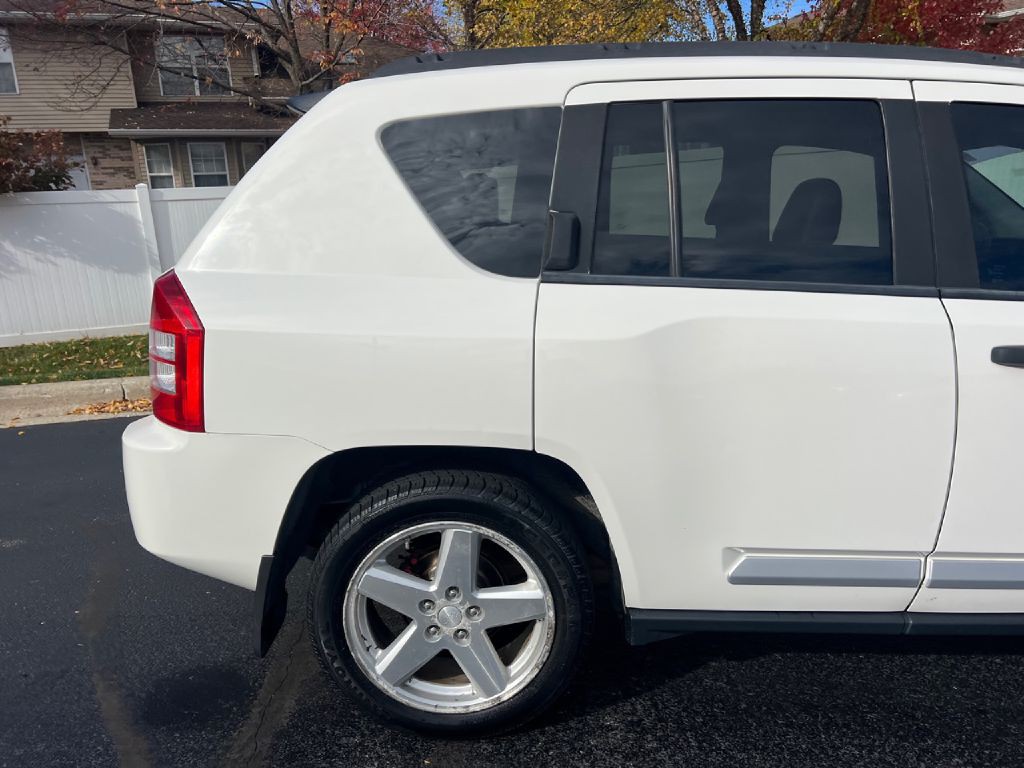 2007 Jeep Compass Image 8