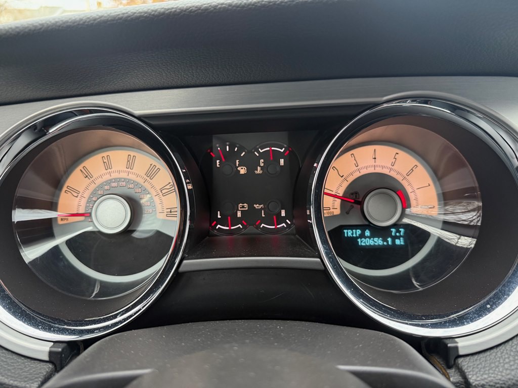 2010 Ford Mustang Image 15