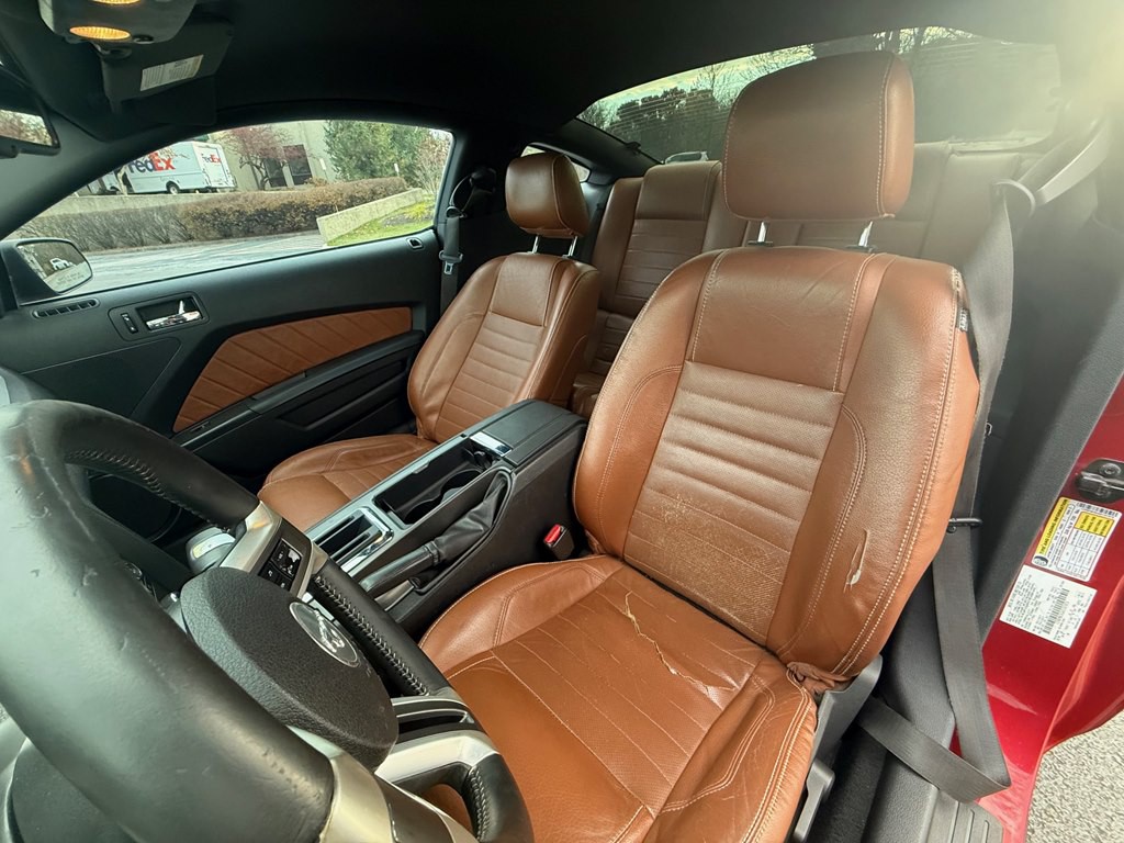 2010 Ford Mustang Image 18