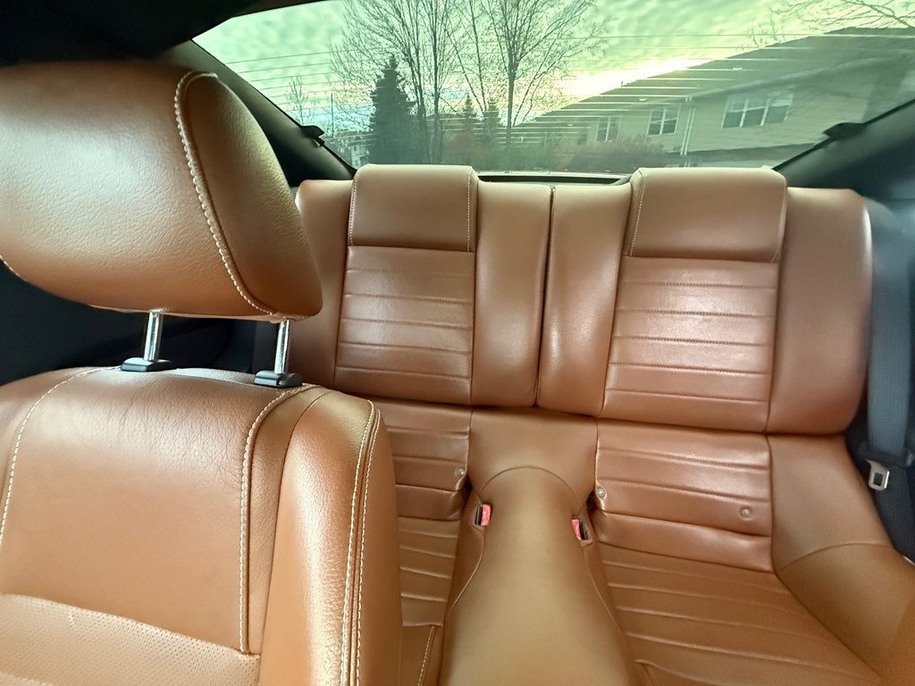 2010 Ford Mustang Image 21