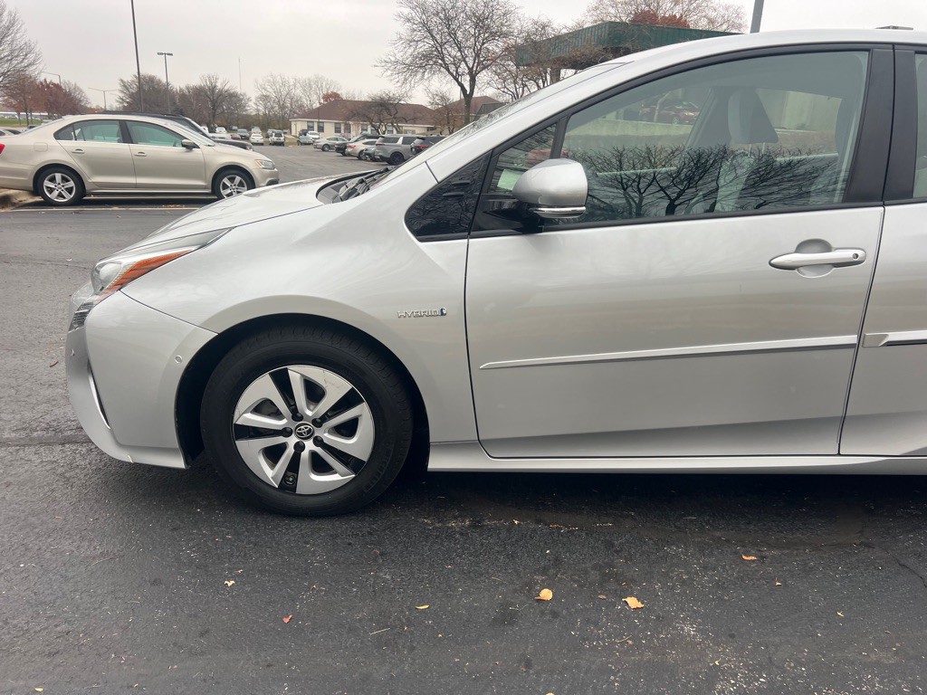 2018 Toyota Prius Image 17