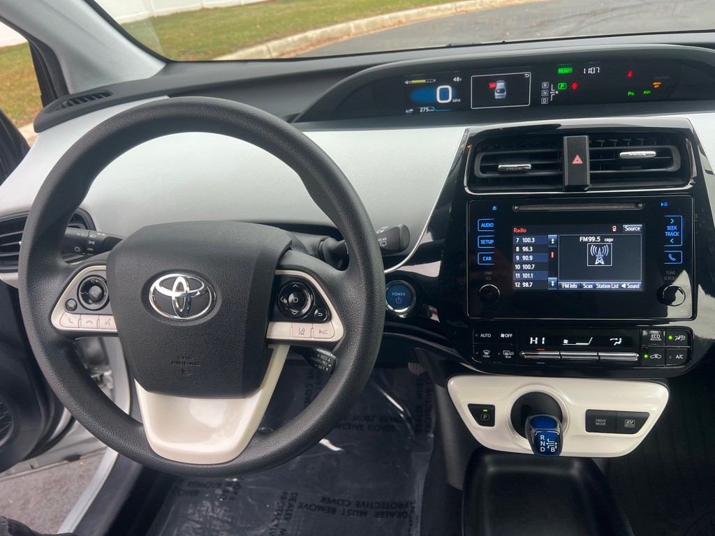 2018 Toyota Prius Image 32