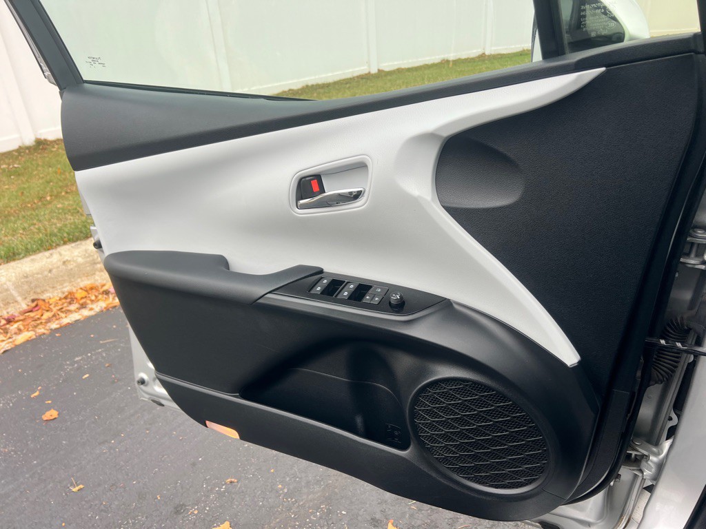 2018 Toyota Prius Image 33