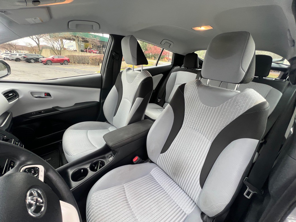 2018 Toyota Prius Image 40