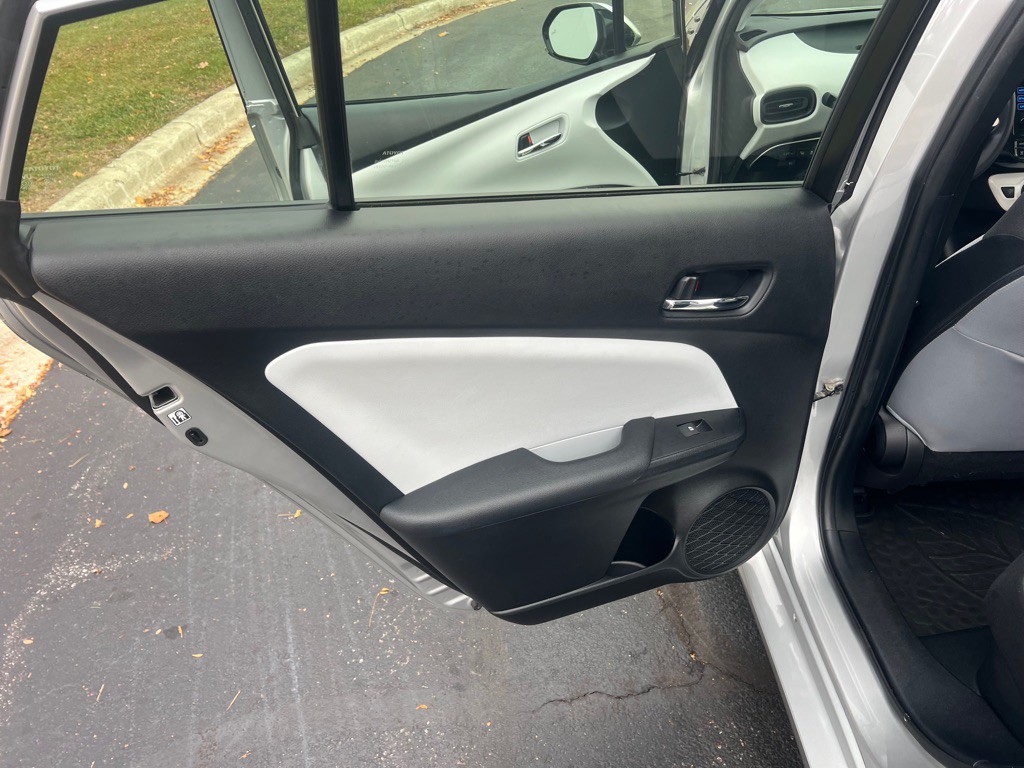 2018 Toyota Prius Image 43