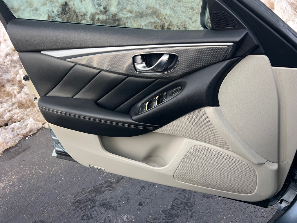 2014 INFINITI Q50 Image 30