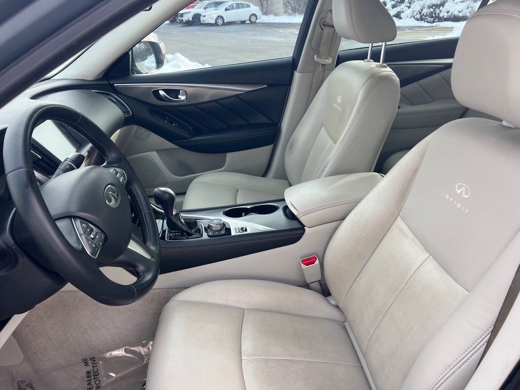 2014 INFINITI Q50 Image 32
