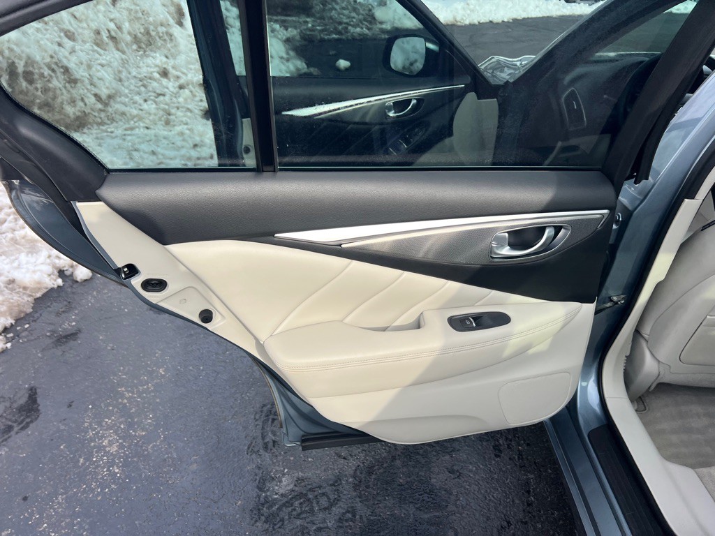 2014 INFINITI Q50 Image 40