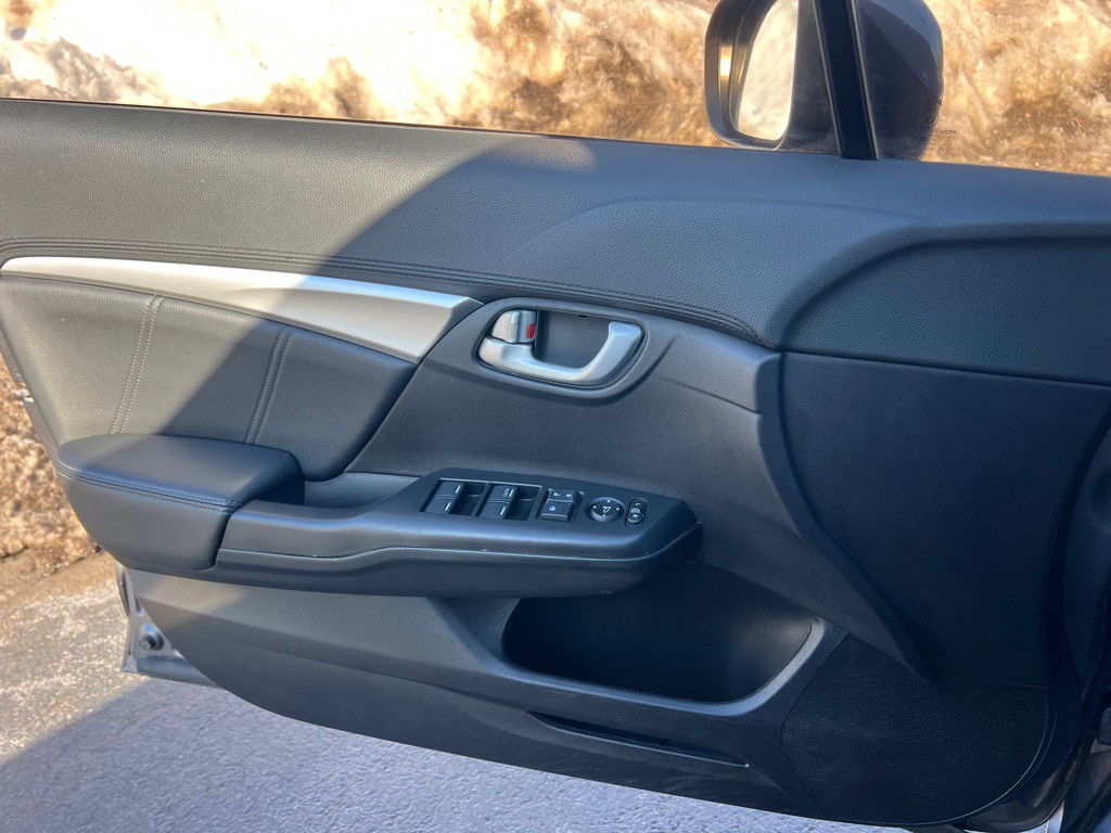 2015 Honda Civic Image 28